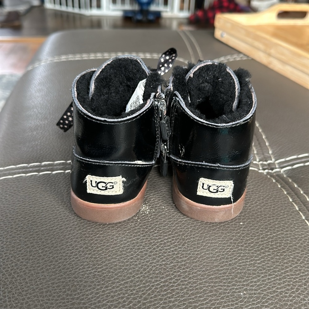 Girls ugg boot - Picture 3 of 4